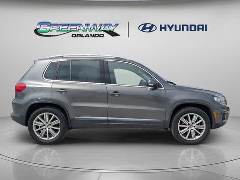 Used 2016 Volkswagen Tiguan SE image 8