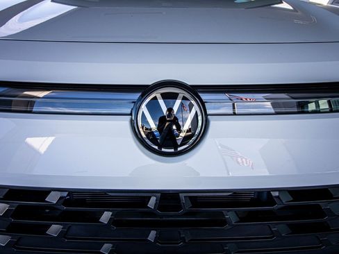 New 2026 Volkswagen Tiguan SE image 9