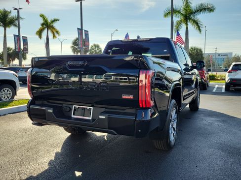 Used 2023 Toyota Tundra Platinum image 11