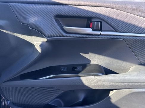 Used 2025 Toyota Camry SE image 26
