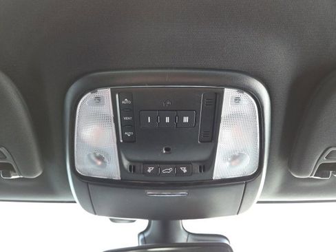 Used 2022 Dodge Durango GT image 13