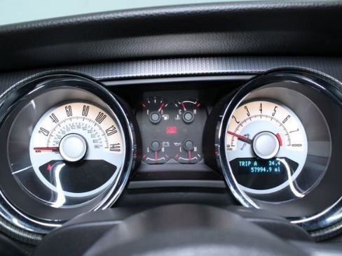 Used 2010 Ford Mustang GT Premium image 18