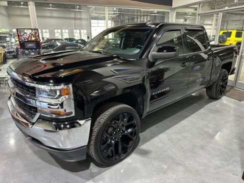 Used 2017 Chevrolet Silverado 1500 LT w/ LT Fleet Plus Package AWD/4WD image 1