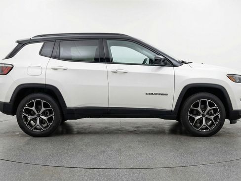 Used 2025 Jeep Compass Limited AWD/4WD image 8