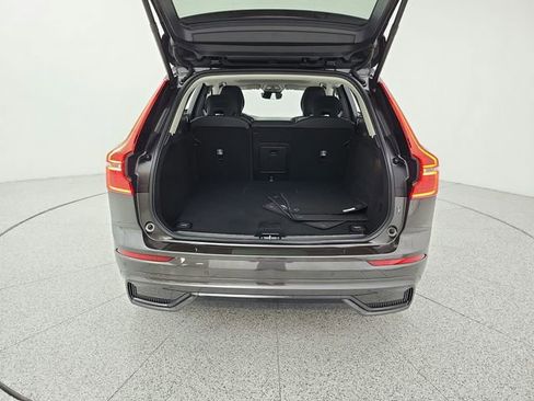 Used 2025 Volvo XC60 B5 Plus AWD/4WD image 43