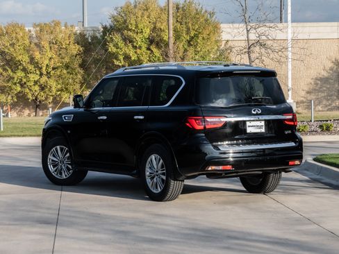 Used 2018 INFINITI QX80 2WD w/ Driver Assistance Package image 3