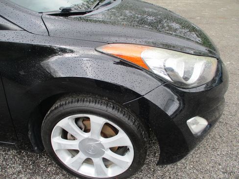 Used 2011 Hyundai Elantra Limited FWD image 17