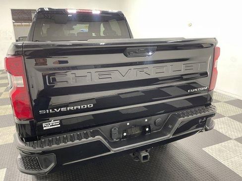 Used 2023 Chevrolet Silverado 1500 Custom Trail Boss AWD/4WD image 3