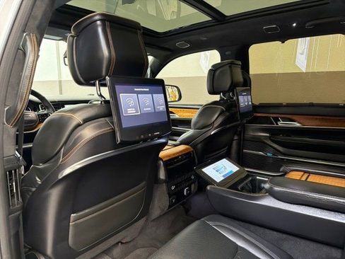 Used 2022 Jeep Grand Wagoneer Series III w/ Rear Seat Video Group 1 AWD/4WD image 22