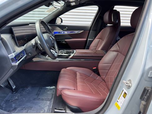 Used 2024 BMW 740i w/ M Sport Professional Package RWD image 17