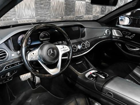 Used 2019 Mercedes-Benz S 560 Sedan image 3