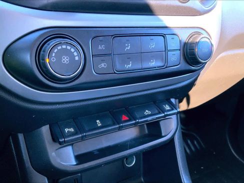 Used 2022 Chevrolet Colorado LT w/ Fleet Safety Package image 32