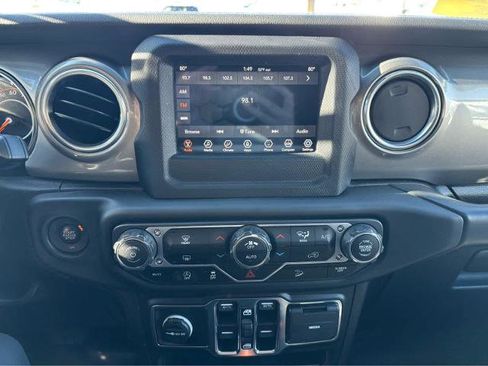 Used 2018 Jeep Wrangler Unlimited Sahara w/ Dual Top Group image 21