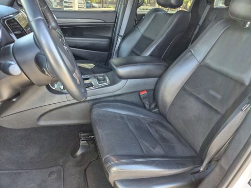 Used 2022 Jeep Grand Cherokee Laredo X image 16