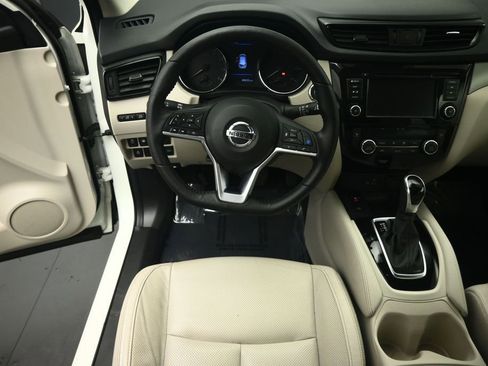 Used 2020 Nissan Rogue Sport SL w/ Premium Package FWD image 5