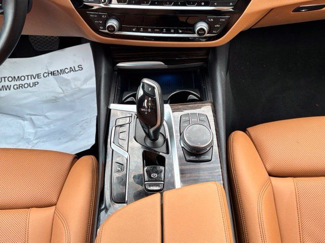 Used 2023 BMW 530e w/ Premium Package RWD image 24