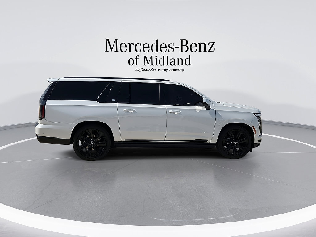 Used 2025 Cadillac Escalade ESV Sport Platinum AWD/4WD image 9