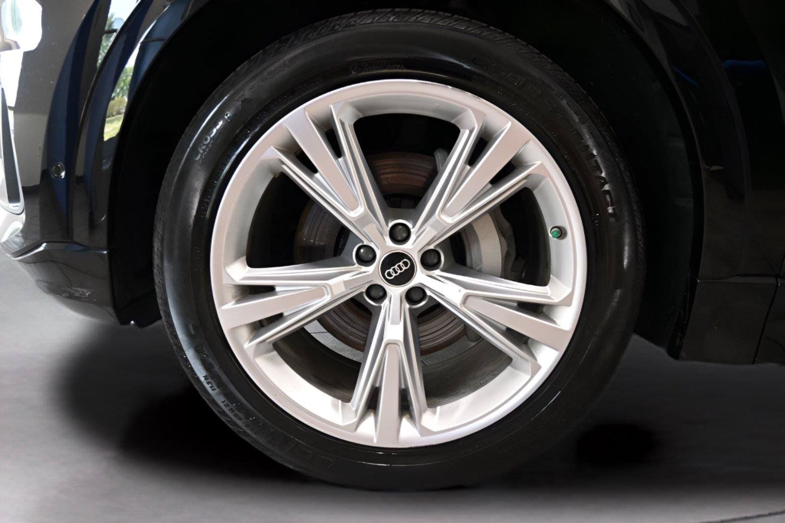Used 2023 Audi Q8 Prestige AWD/4WD image 36
