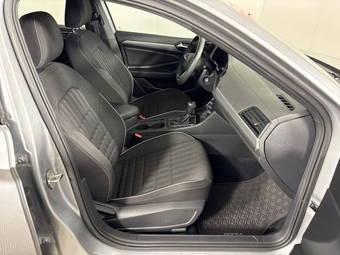 Used 2022 Volkswagen Jetta Sport FWD image 5