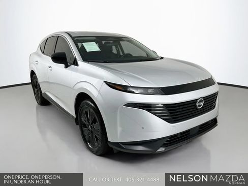 Used 2025 Nissan Murano SV FWD image 3