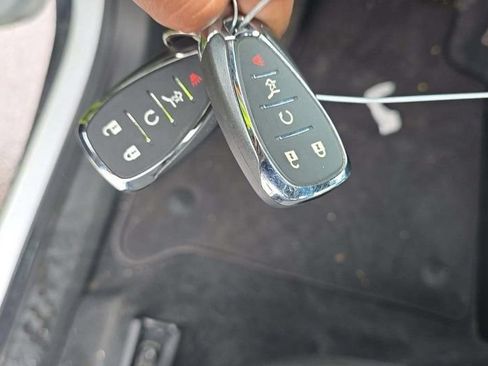 Used 2023 Chevrolet Traverse LT w/ Rear Camera Mirror Package AWD/4WD image 23