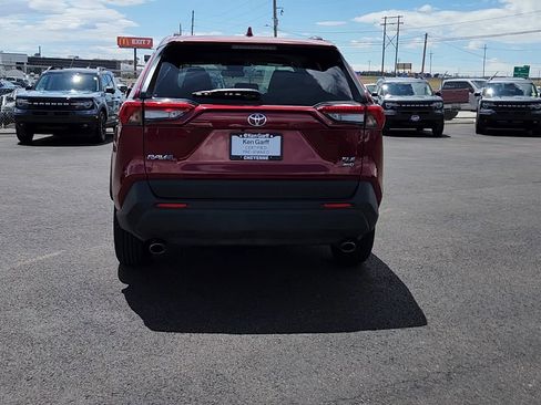 Used 2025 Toyota RAV4 XLE AWD/4WD image 3