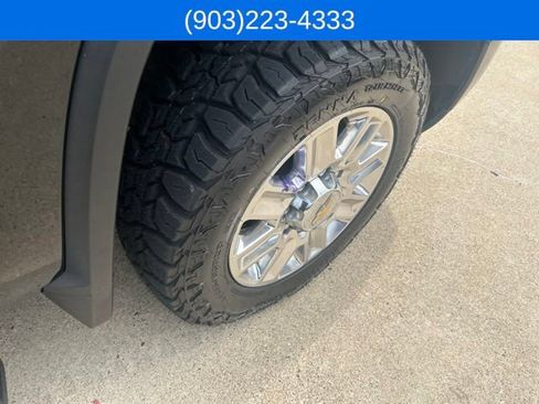 Used 2024 Chevrolet Silverado 2500 High Country w/ Technology Package AWD/4WD image 17