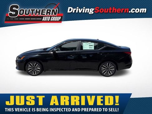New 2026 Nissan Altima 2.5 SV FWD image 1