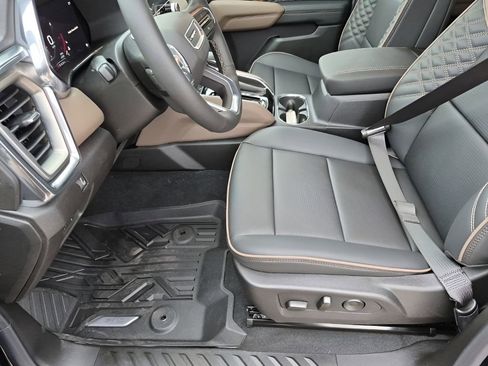 New 2026 GMC Canyon Denali w/ LPO, Denali Black Edition AWD/4WD image 37
