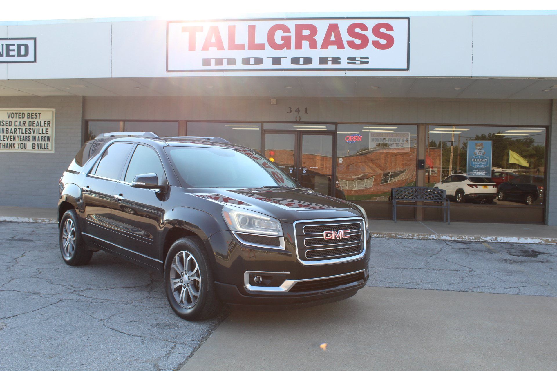 Used 2013 GMC Acadia SLT w/ Technology Package AWD/4WD image 1