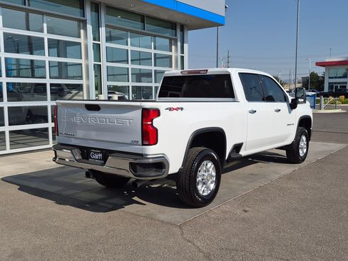 Used 2025 Chevrolet Silverado 3500 LTZ AWD/4WD image 3