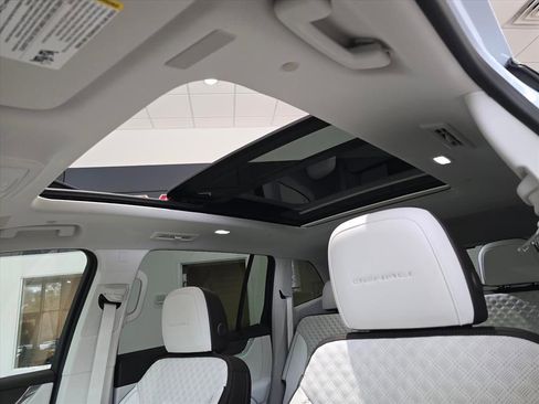 New 2026 GMC Acadia Denali w/ Super Cruise Package image 9