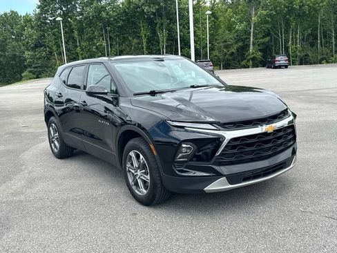 Used 2023 Chevrolet Blazer LT w/ Driver Confidence Package FWD image 2