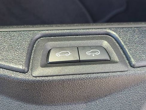 Used 2024 BMW X7 xDrive40i w/ M Sport Package AWD/4WD image 7
