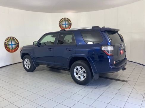 Used 2020 Toyota 4Runner SR5 AWD/4WD image 19