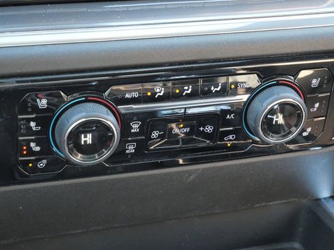 Used 2025 Chevrolet Silverado 1500 High Country image 22