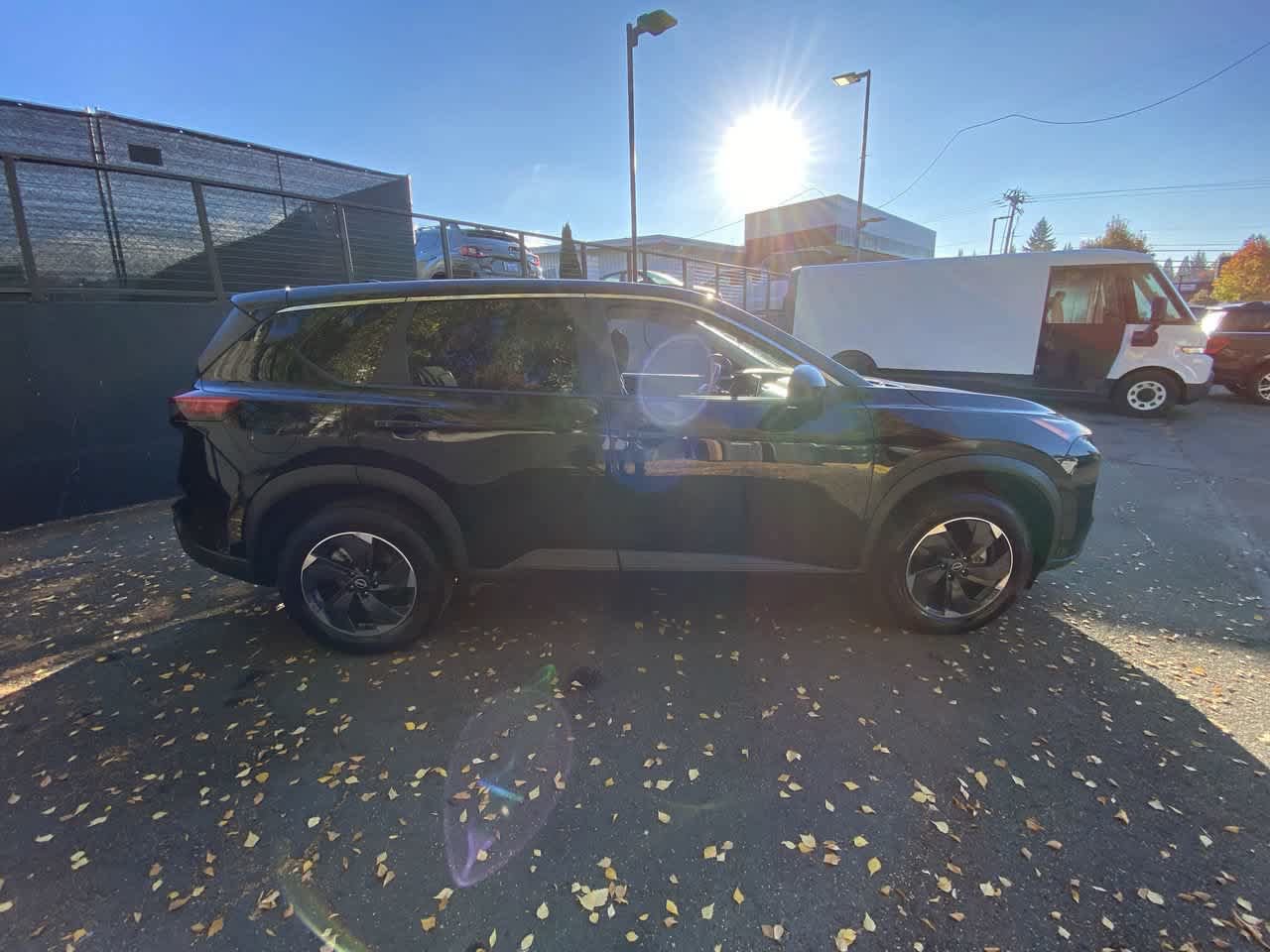 Used 2025 Nissan Rogue SV AWD/4WD image 7