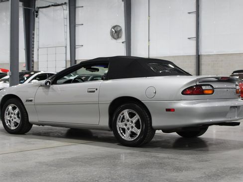 Used 1998 Chevrolet Camaro Z28 RWD image 27