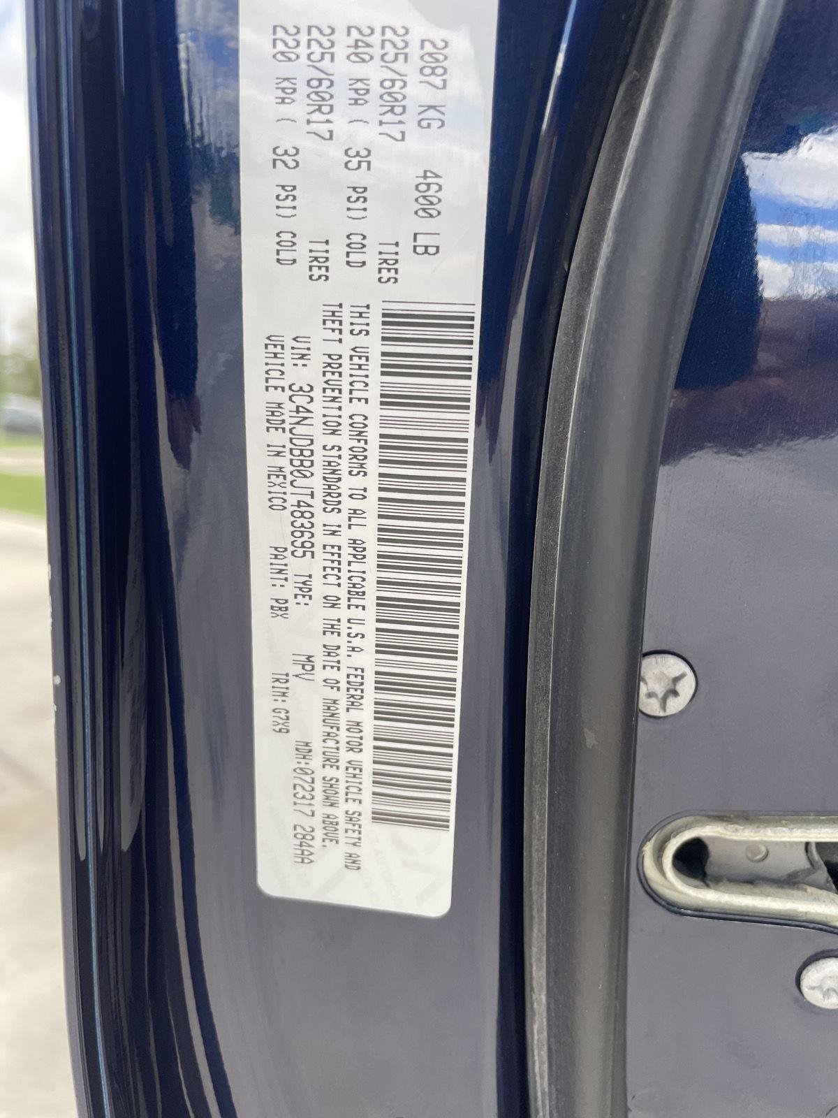 Used 2018 Jeep Compass Latitude w/ Safe & Security Group AWD/4WD image 30