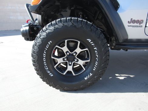 Used 2019 Jeep Wrangler Unlimited Rubicon w/ Cold Weather Group AWD/4WD image 4