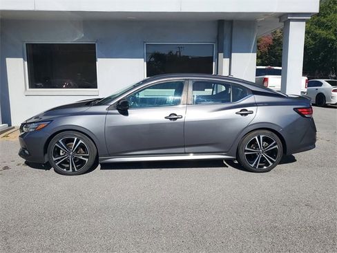 Certified 2022 Nissan Sentra SR w/ Electronics Package image 10