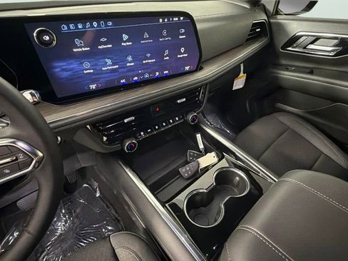 Certified 2025 Chevrolet Tahoe LS RWD image 20