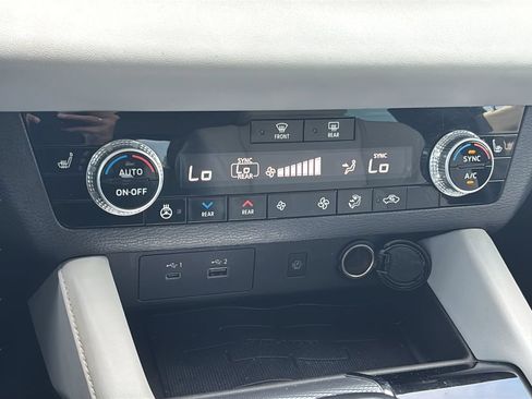 Used 2023 Mitsubishi Outlander SEL FWD image 27