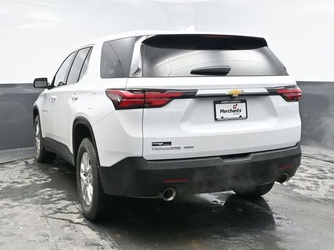Used 2023 Chevrolet Traverse LS image 5