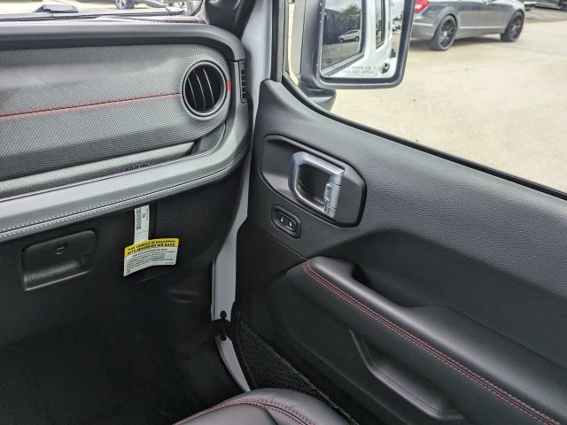 Used 2026 Jeep Wrangler Unlimited Rubicon AWD/4WD image 17