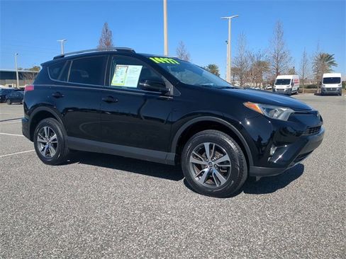 Used 2017 Toyota RAV4 XLE image 2
