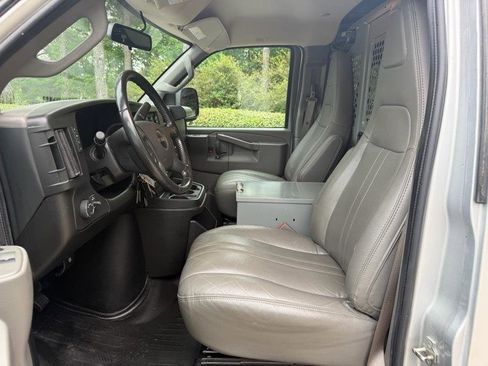 Used 2023 GMC Savana 2500 w/ Driver Convenience Package RWD image 22