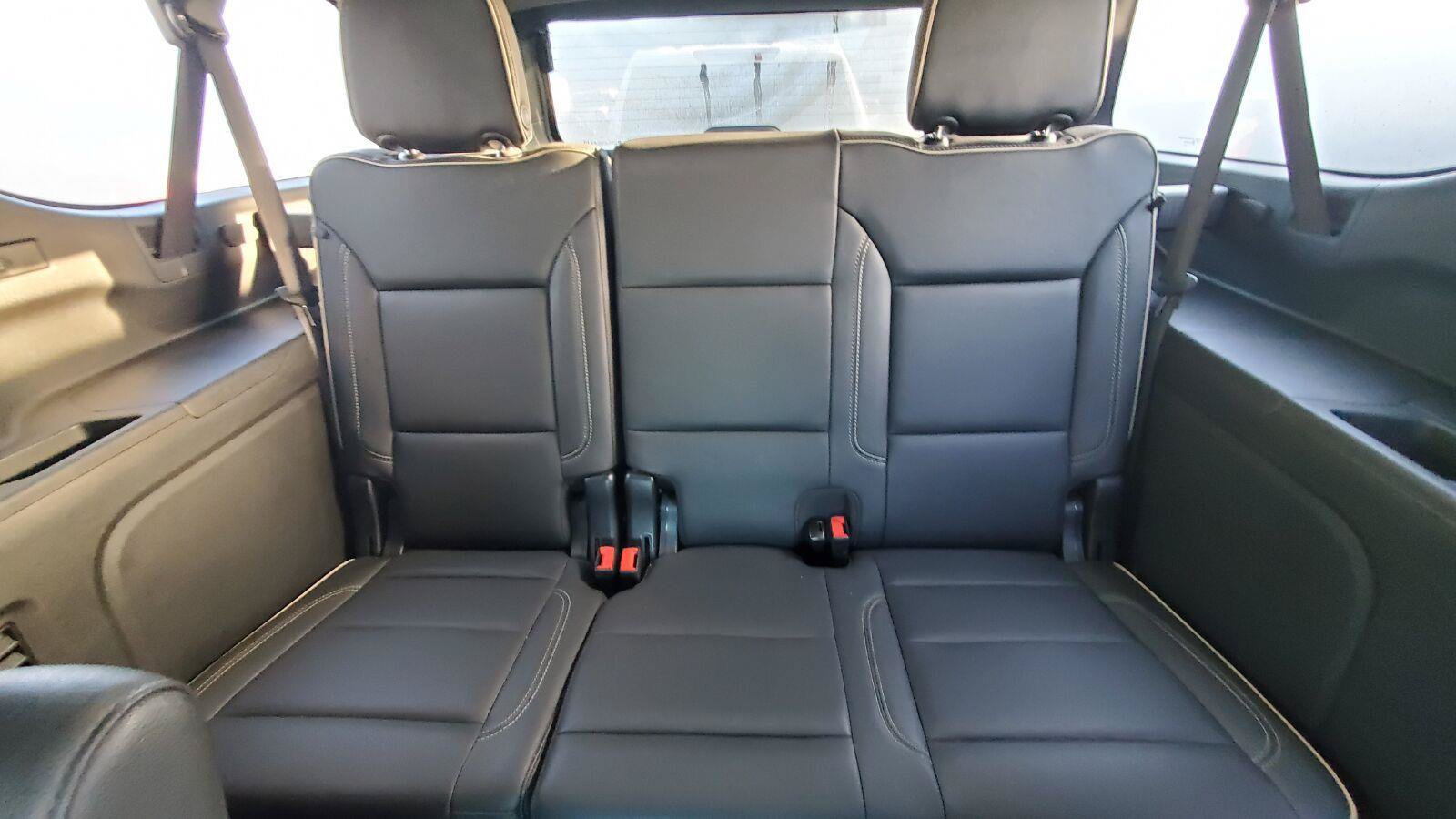 Used 2025 GMC Yukon XL Elevation w/ Elevation Premium Package AWD/4WD image 7