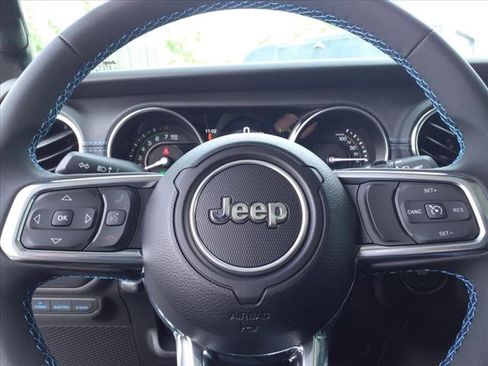 New 2023 Jeep Wrangler Unlimited Rubicon 4xe w/ Dual Top Group image 13