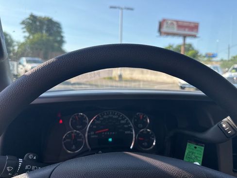 New 2025 GMC Savana 3500 w/ Power Convenience Package image 17